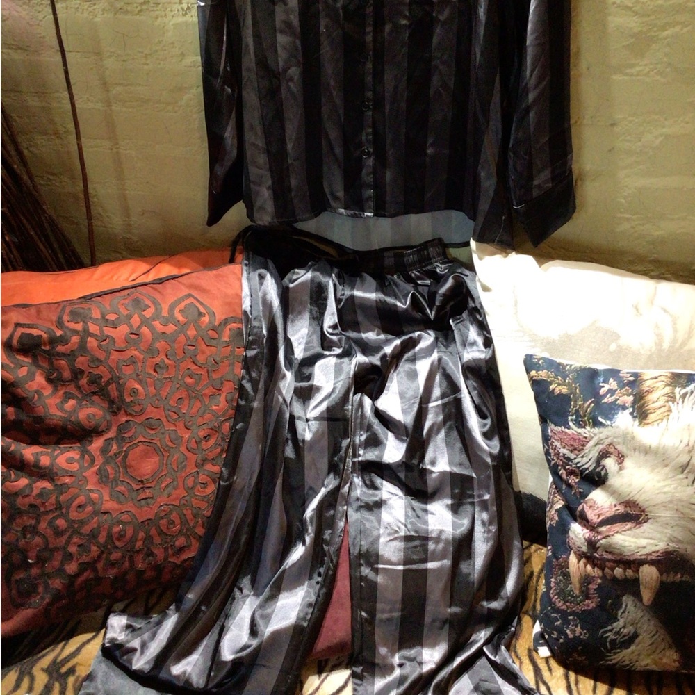 NEW! Rare the laundry room Striped Satin& Pants Set with Flame Heart Appliqué - Picture 2 of 5